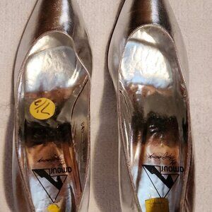Vintage Silver Pointed-Toe Pumps – Amour by Step In Style – Size 7.5